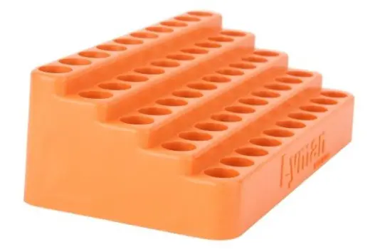 Lyman Bleacher Block zabírá méně prostoru na stole, při zachování výborné dostupnosti všech 50 nábojnic. Vhodné např. pro ráže: 9mm Luger, .357 Magnum, .38 Special, .40 S&amp;W, 10mm Auto.